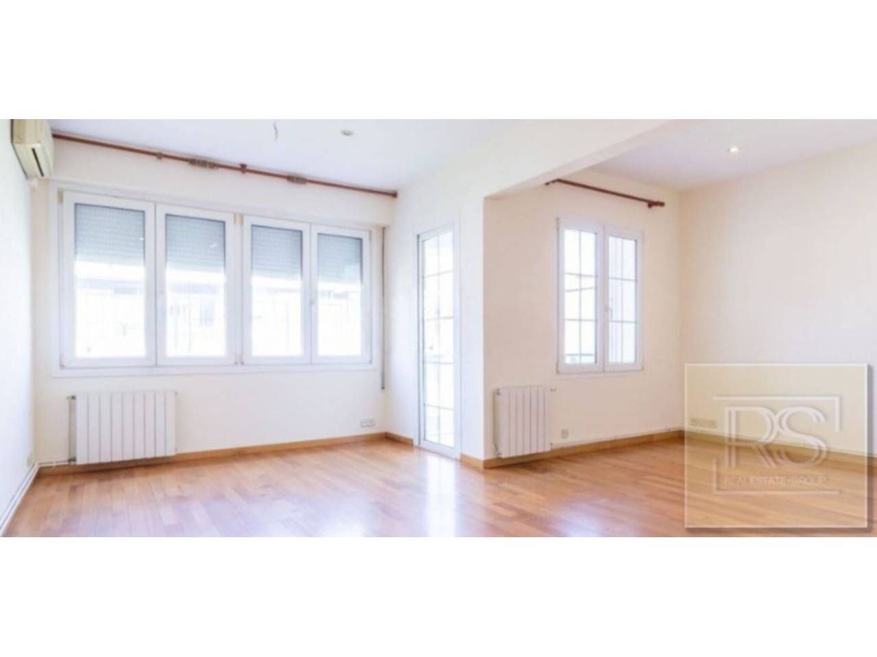 Sala d'estar de Pis de lloguer en  Barcelona Capital amb Aire condicionat, Calefacció i Parquet