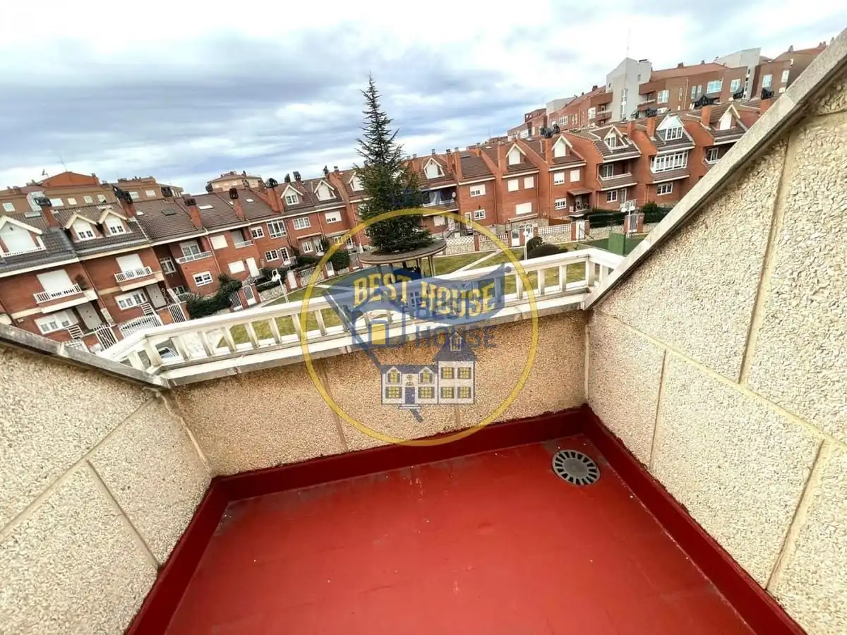 Reihenhaus mit Pool zum Verkauf in Trobajo del Camino, imagen 33