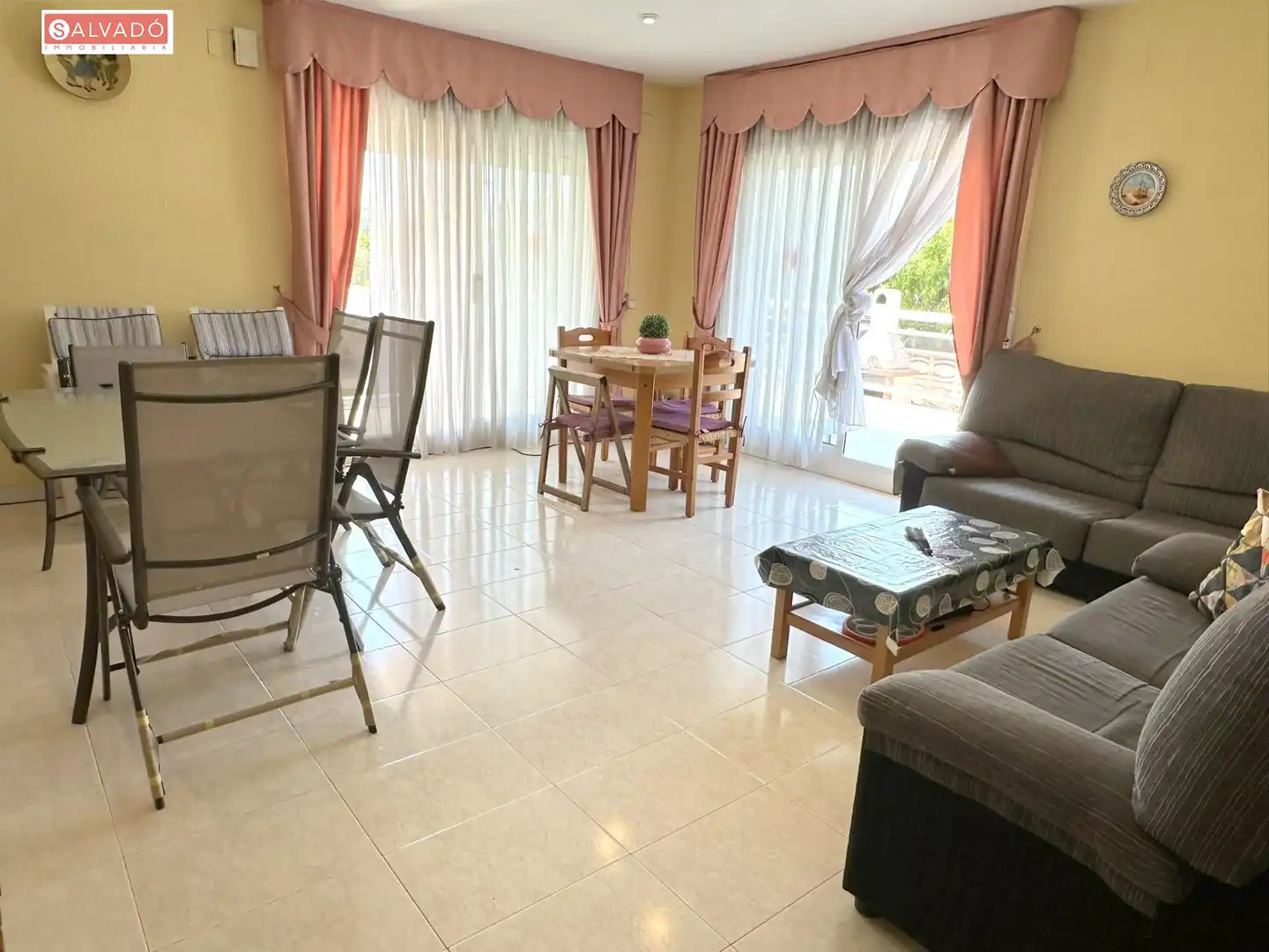Sala de estar de Planta baja en venta en Calafell con Terraza, Trastero y Amueblado