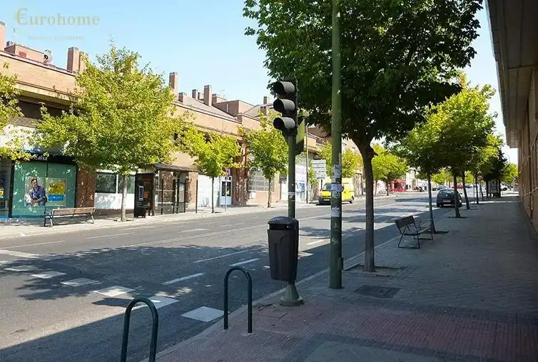 Vista exterior de Piso en venta en Madrid con Terraza, Piscina y Alarma
