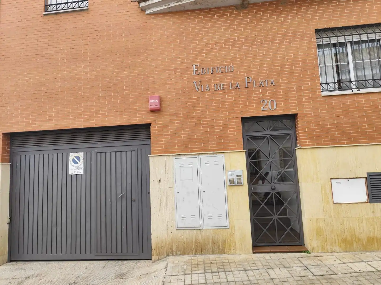 Vista exterior de Garaje en venta en Guillena