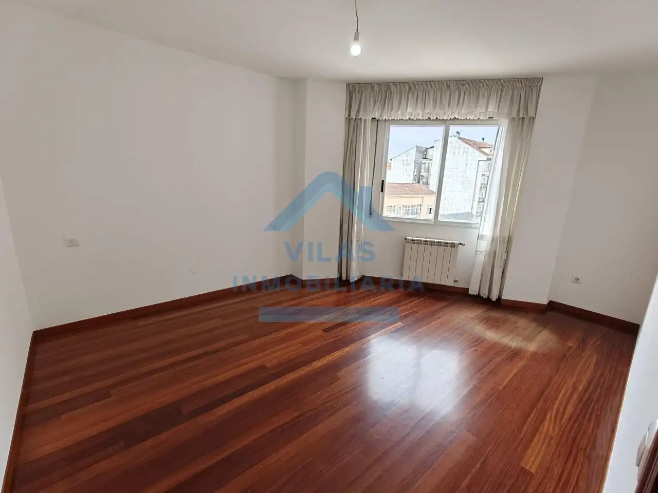 Sala de estar de Piso de alquiler en Ames con Calefacción, Parquet y Trastero