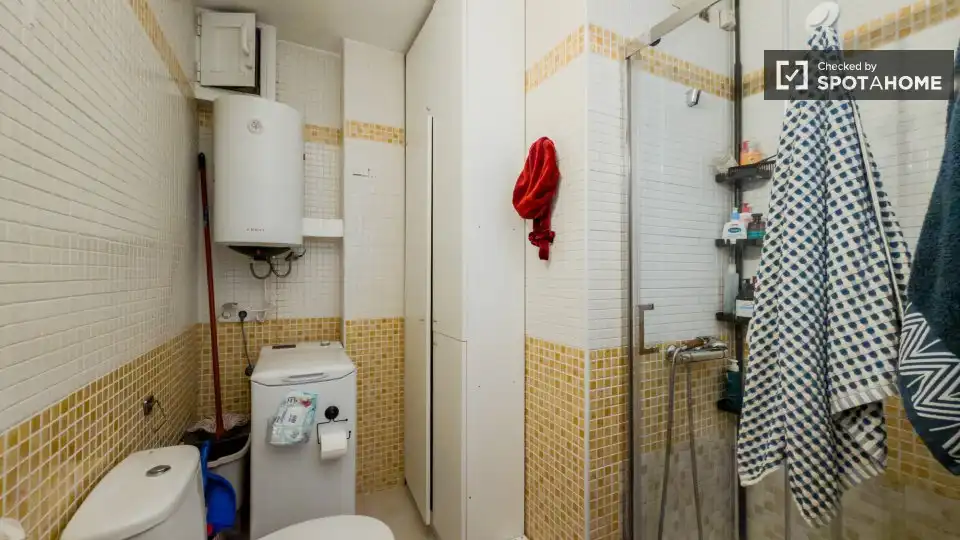 Room in El Turó de la Peira