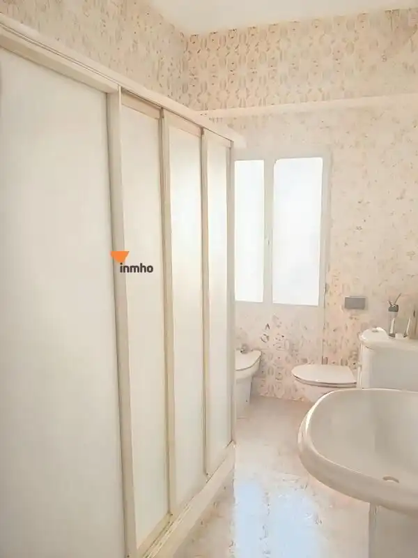 Badezimmer von Wohnung zur Miete in Sevilla mit Terrasse