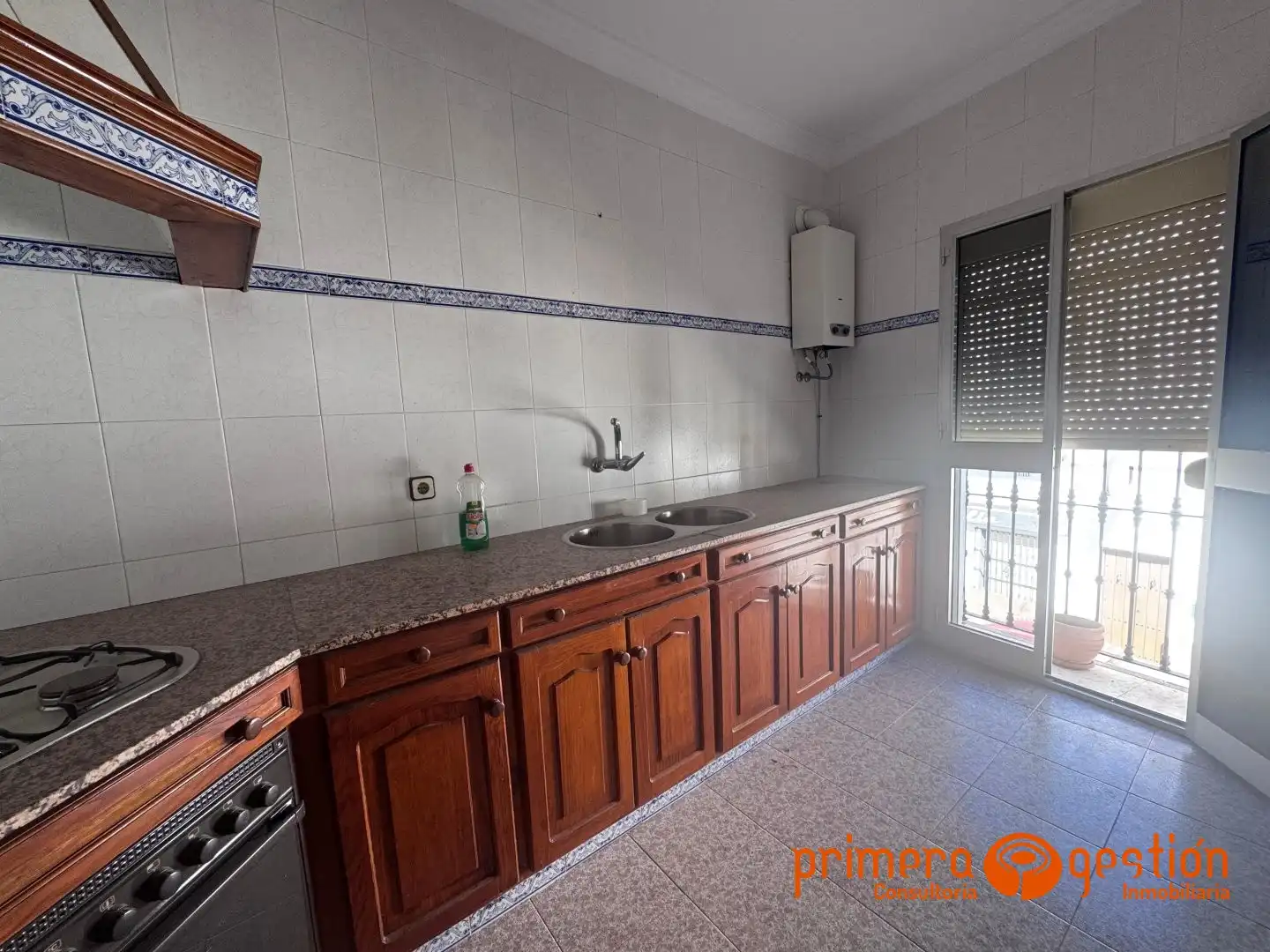 Cuina de Casa o xalet en venda en Carmona