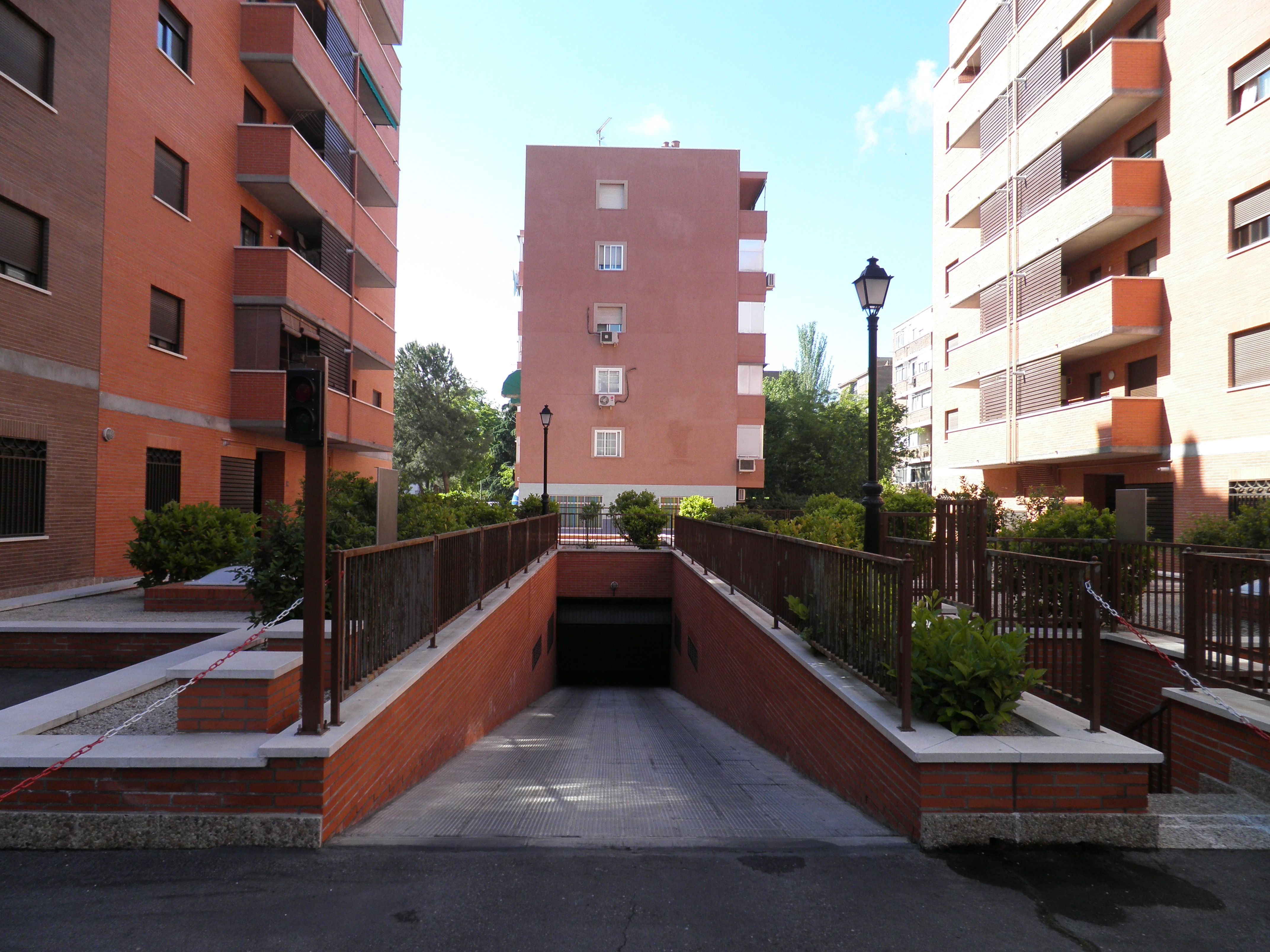 Vista exterior de Garatge de lloguer en  Madrid Capital