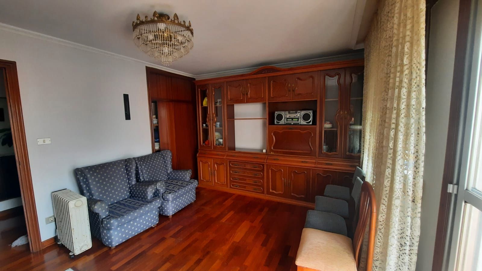 Living room of Flat to rent in Vigo   with Heating, Parquet flooring and Furnished
