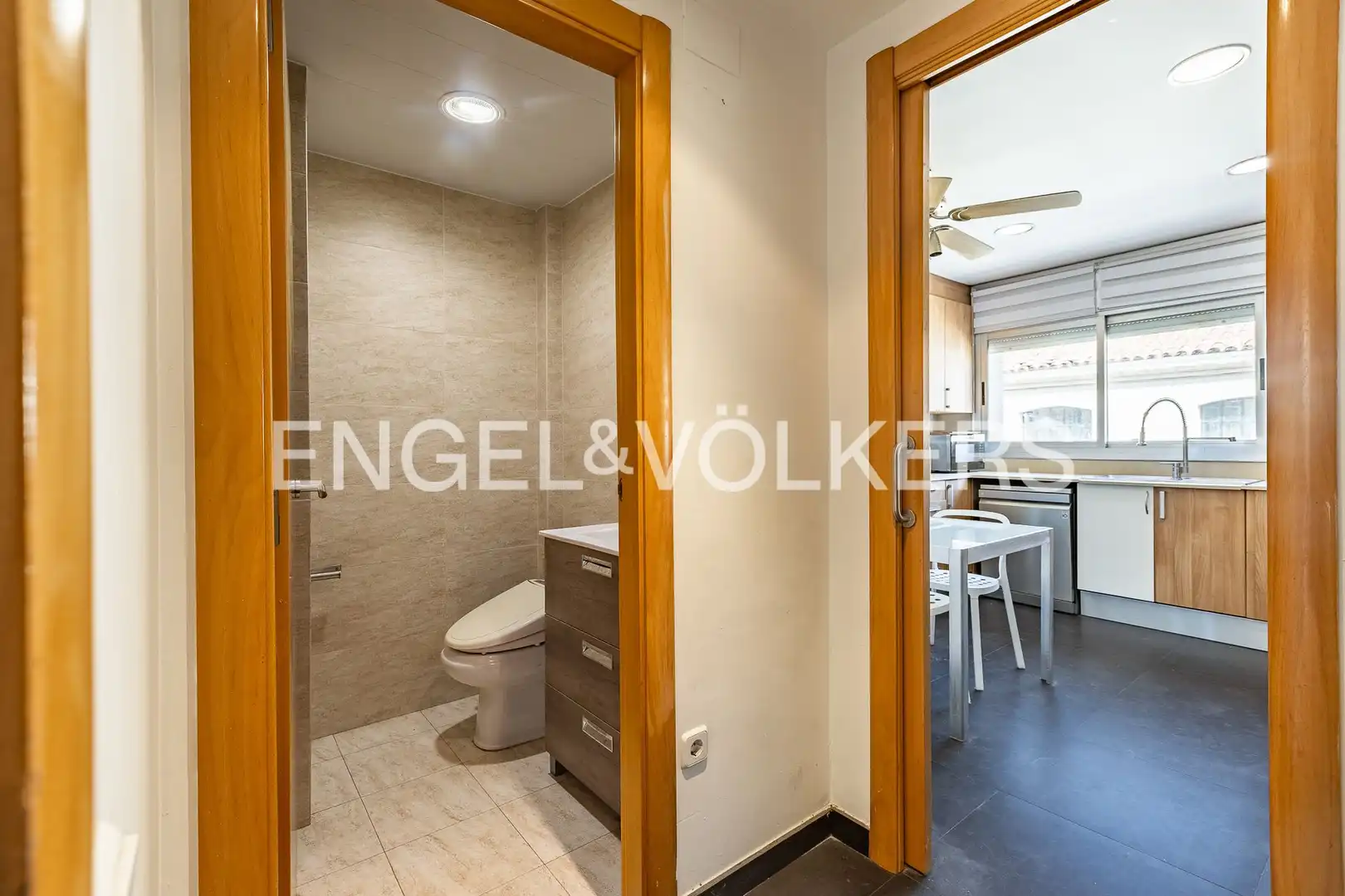 Casa adosada en venta en Sabadell con Calefacción, Terraza y Balcón