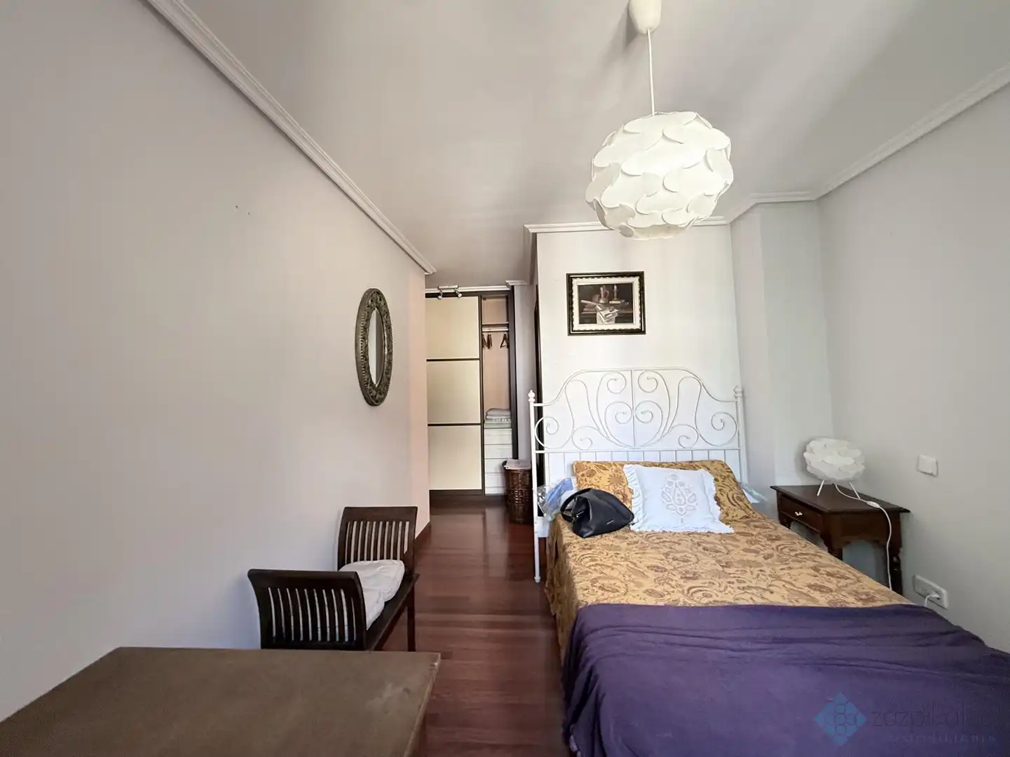Bedroom of Flat for share in Bilbao   with Furnished