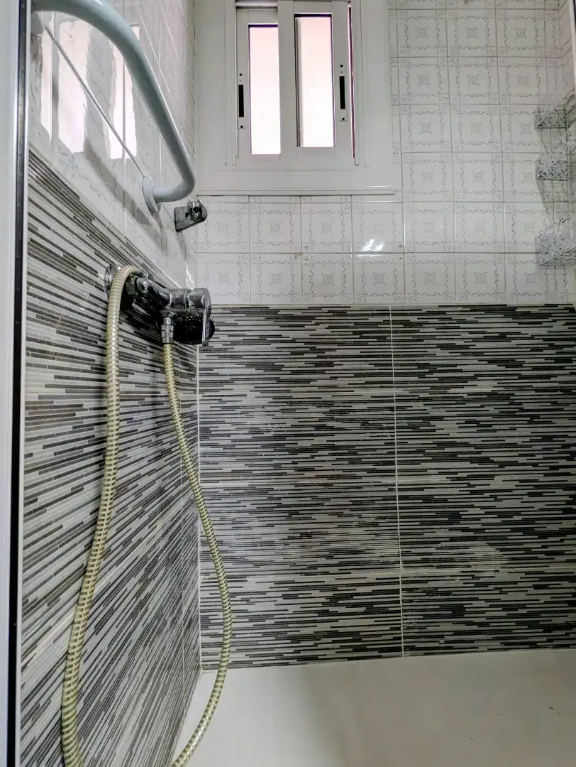 Bathroom of Flat for sale in Cornellà de Llobregat  with Furnished and Alarm
