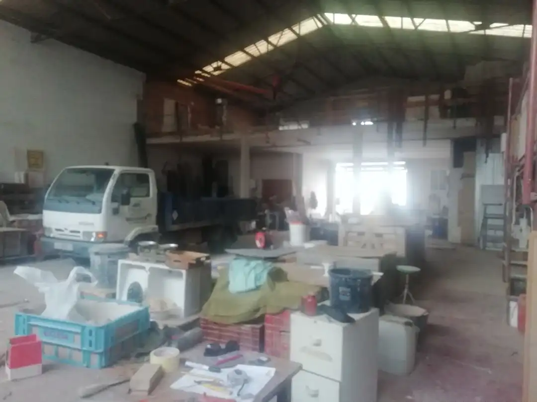 Industrial building for sale in Alberite