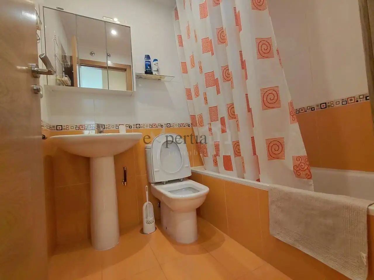 Badezimmer von Wohnung zur Miete in Boiro mit Heizung, Abstellraum und Möbliert