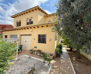 Vista exterior de Casa o xalet en venda en Santa Oliva amb Aire condicionat, Calefacció i Jardí privat