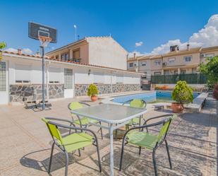 Vista exterior de Casa o xalet en venda en Cijuela amb Aire condicionat, Terrassa i Piscina