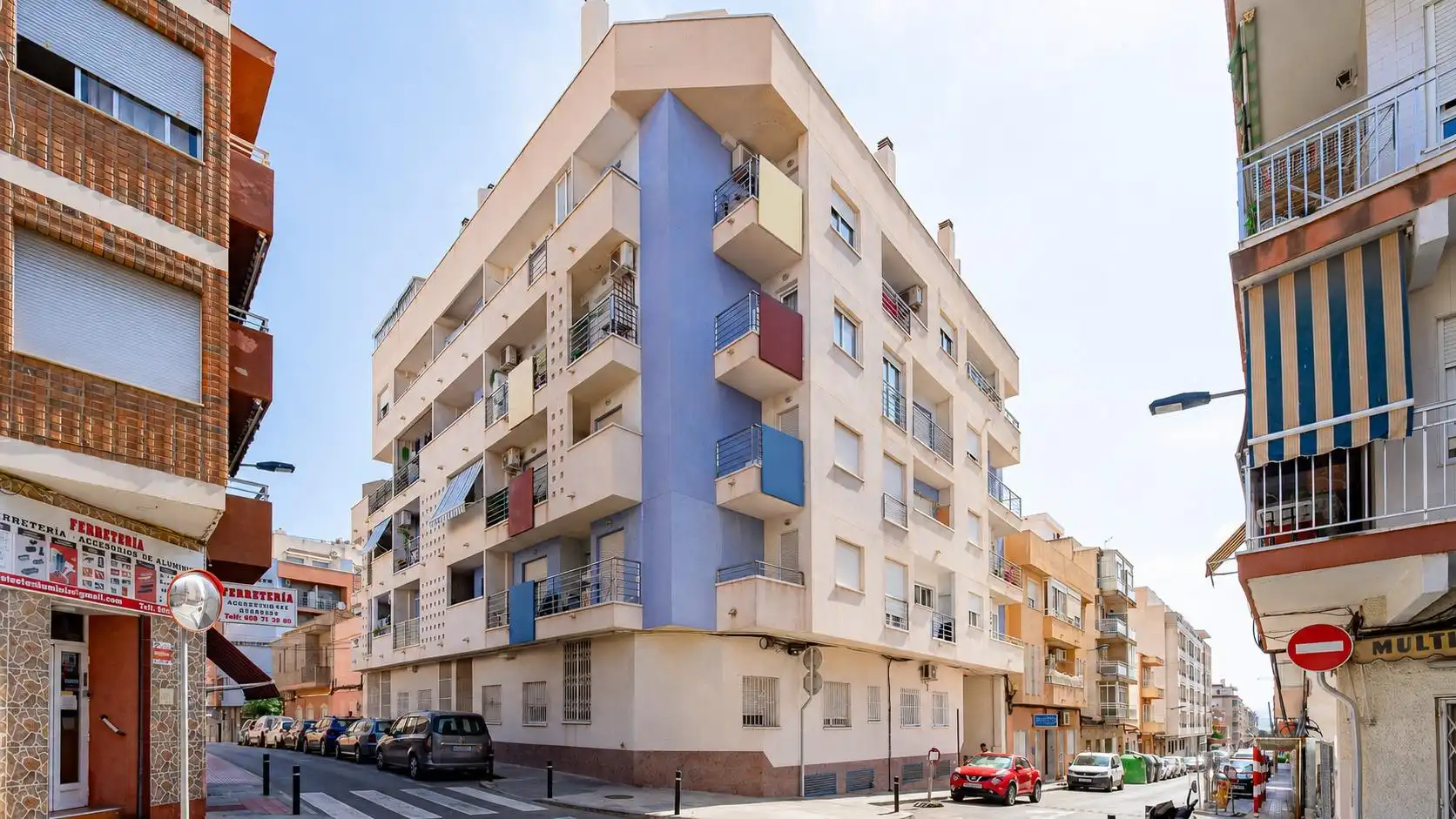 Vista exterior de Apartament en venda en Torrevieja amb Moblat i Balcó