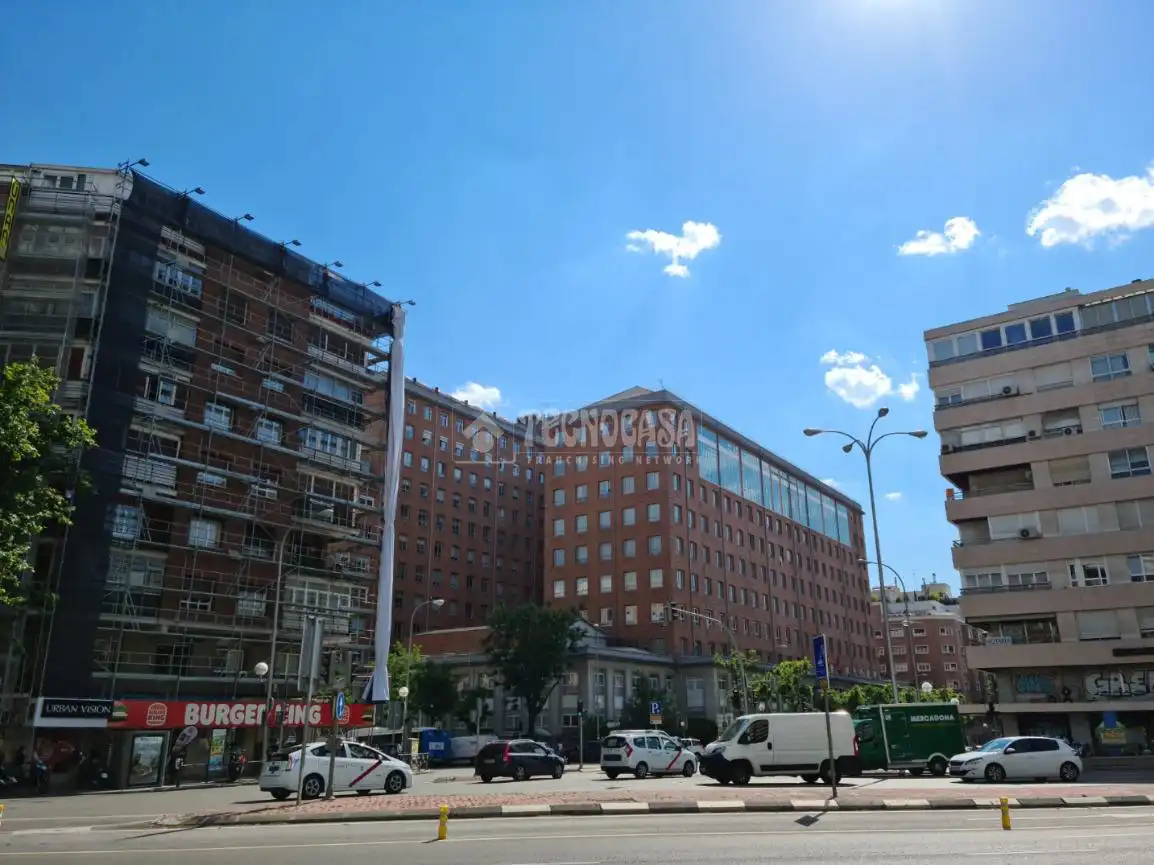 Oficina en venda a Guindalera