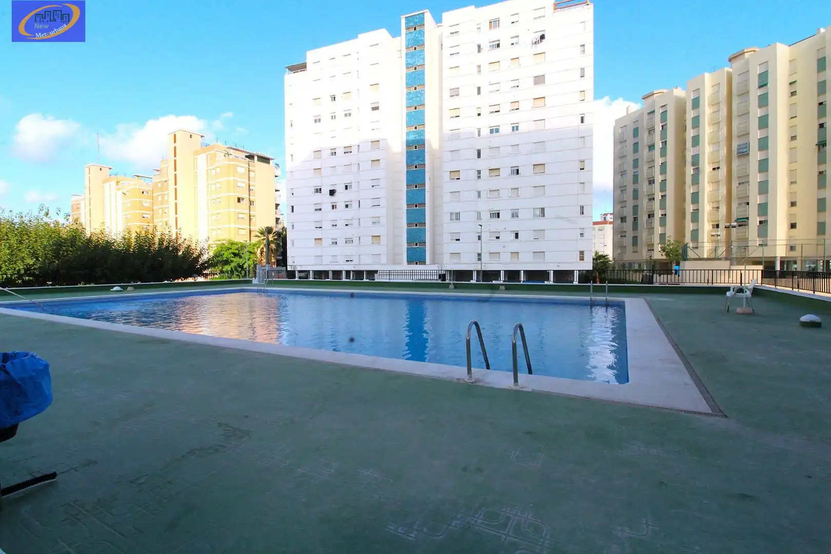 Piscina de Apartament de lloguer en La Pobla de Farnals amb Jardí privat, Moblat i Piscina comunitària