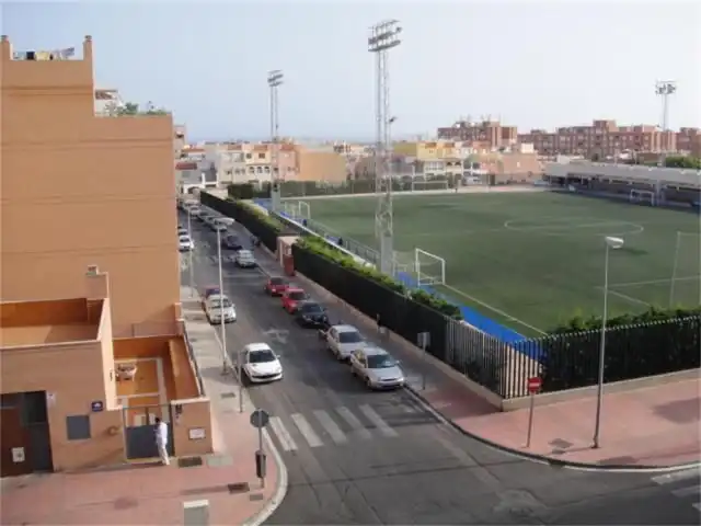 Vista exterior de Apartamento de alquiler en Almería con Aire acondicionado, Calefacción y Amueblado