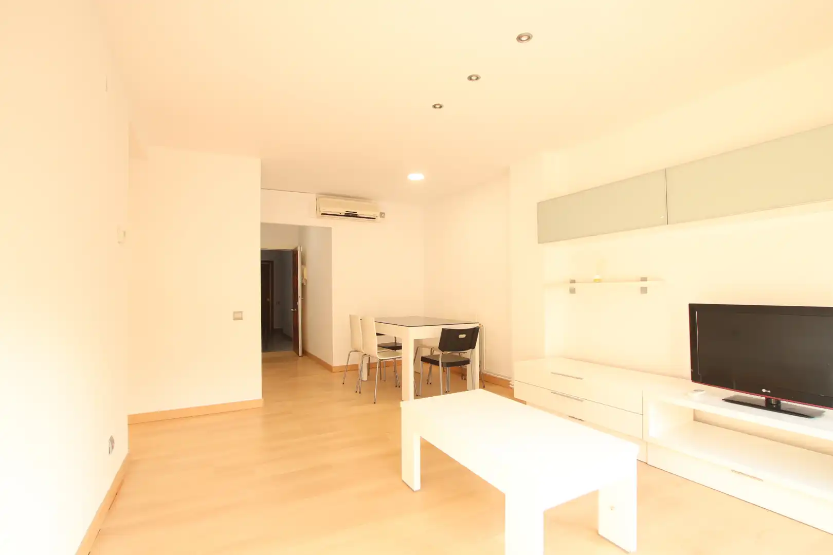 Sala de estar de Piso en venta en Sant Pere de Ribes con Aire acondicionado, Calefacción y Parquet