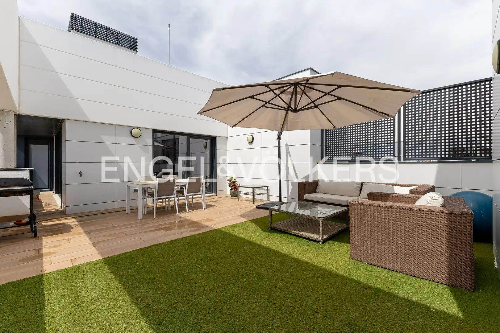 Terrace of Attic for rent in Madrid  with Air Conditioner, Heating and Private garden
