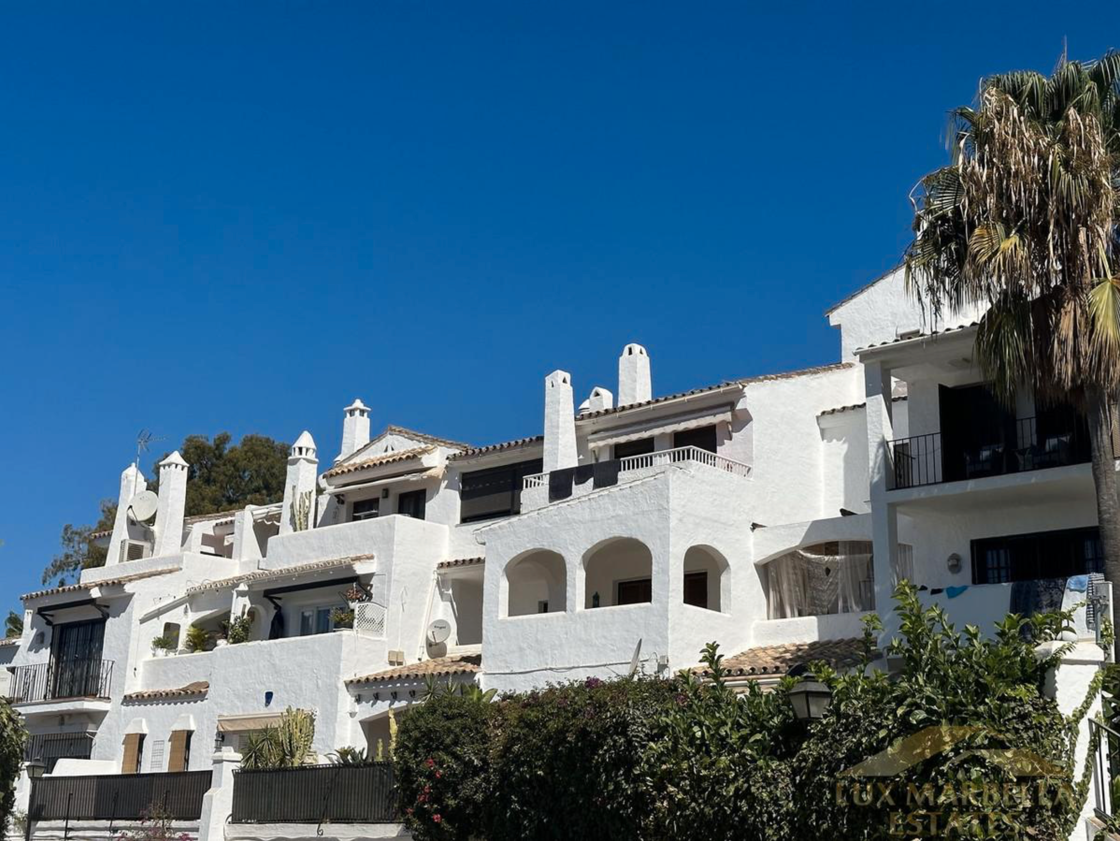 Exterior view of Duplex for sale in Marbella  with Air Conditioner, Terrace and Furnished