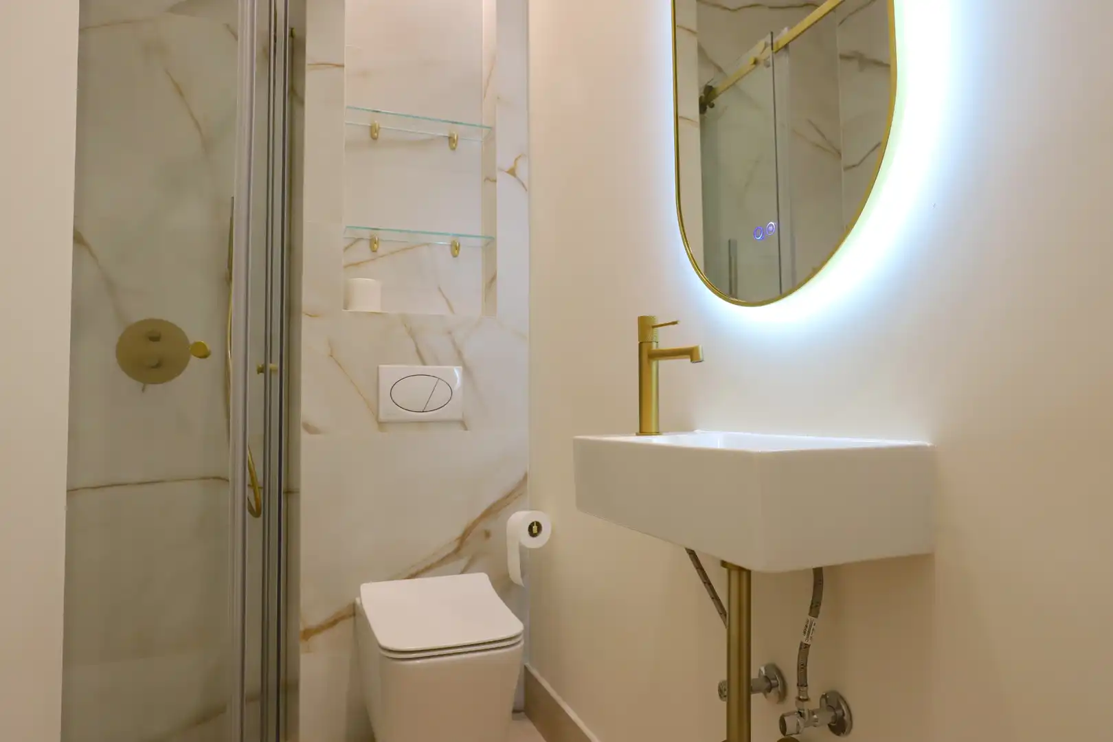 Badezimmer von Gebäude zum Verkauf in Madrid mit Alarm