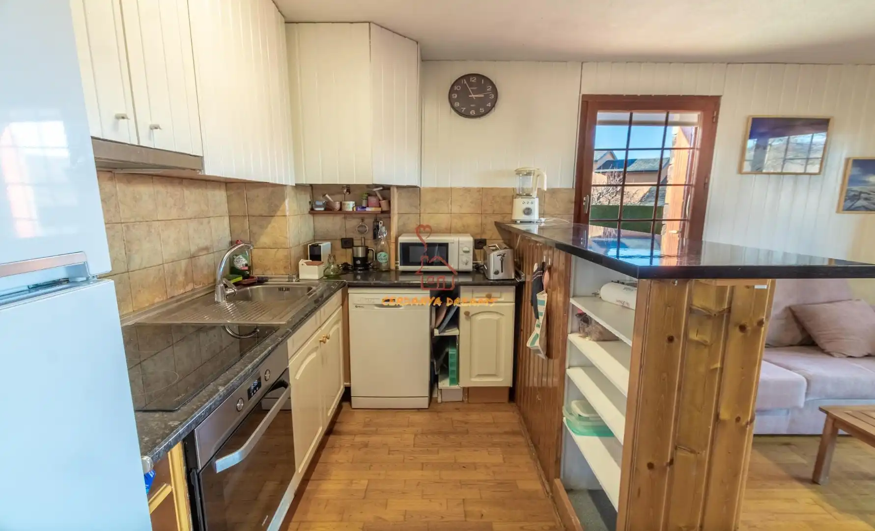 Cocina de Apartamento de alquiler en Sainte - Léocadie con Calefacción, Jardín privado y Parquet
