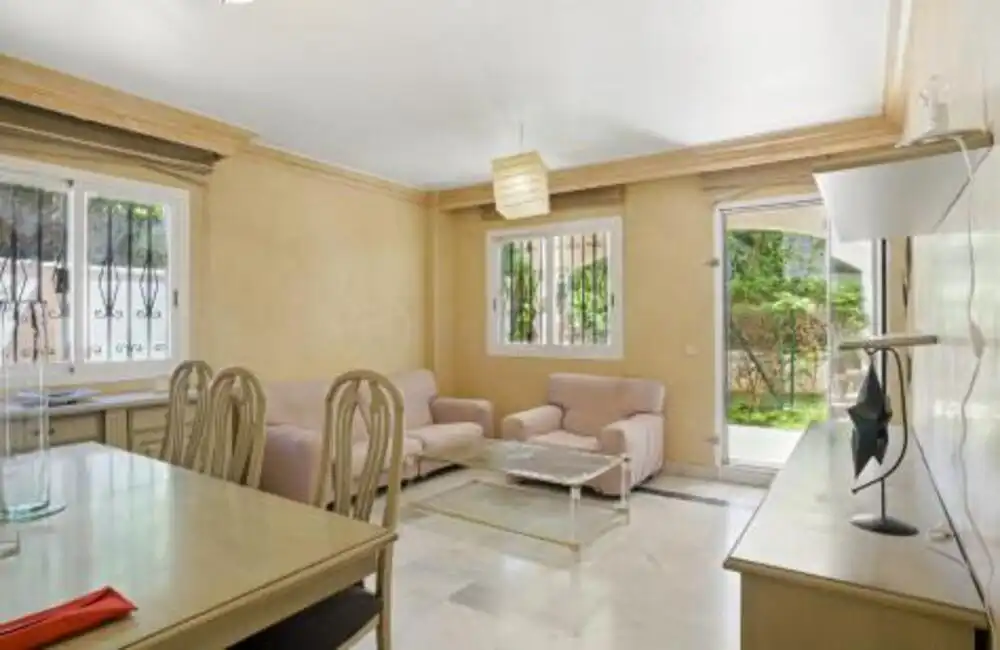 Jardín de Planta baja en venta en Marbella con Aire acondicionado, Terraza y Piscina