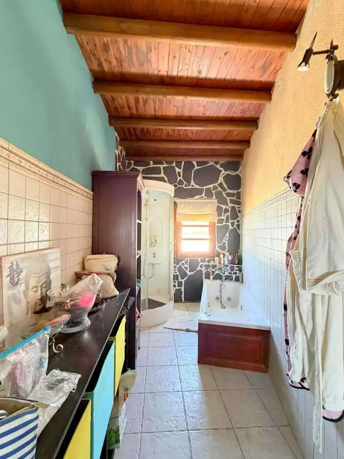 Bany de Casa o xalet en venda en Tías amb Terrassa, Piscina i Moblat