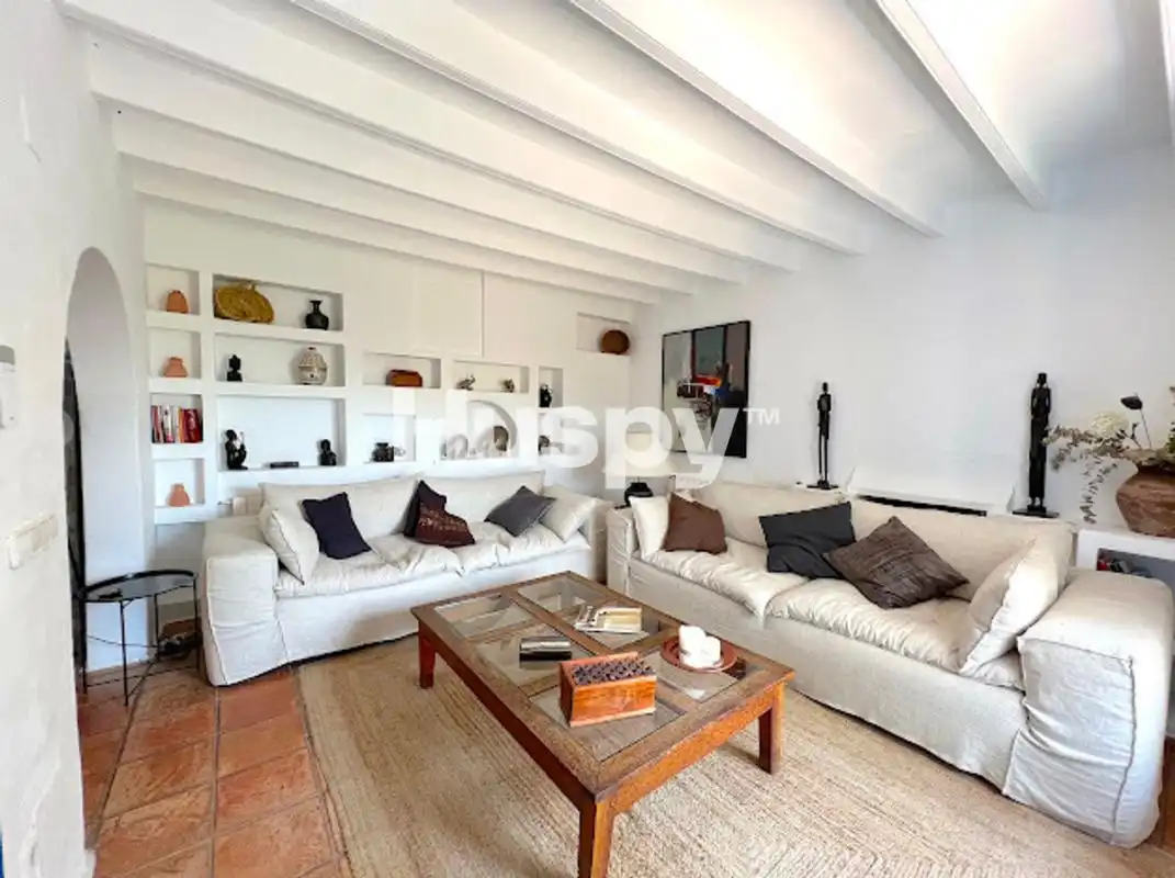 Casa con piscina en venta en Carrer Guillem De Montgri, imagen 5