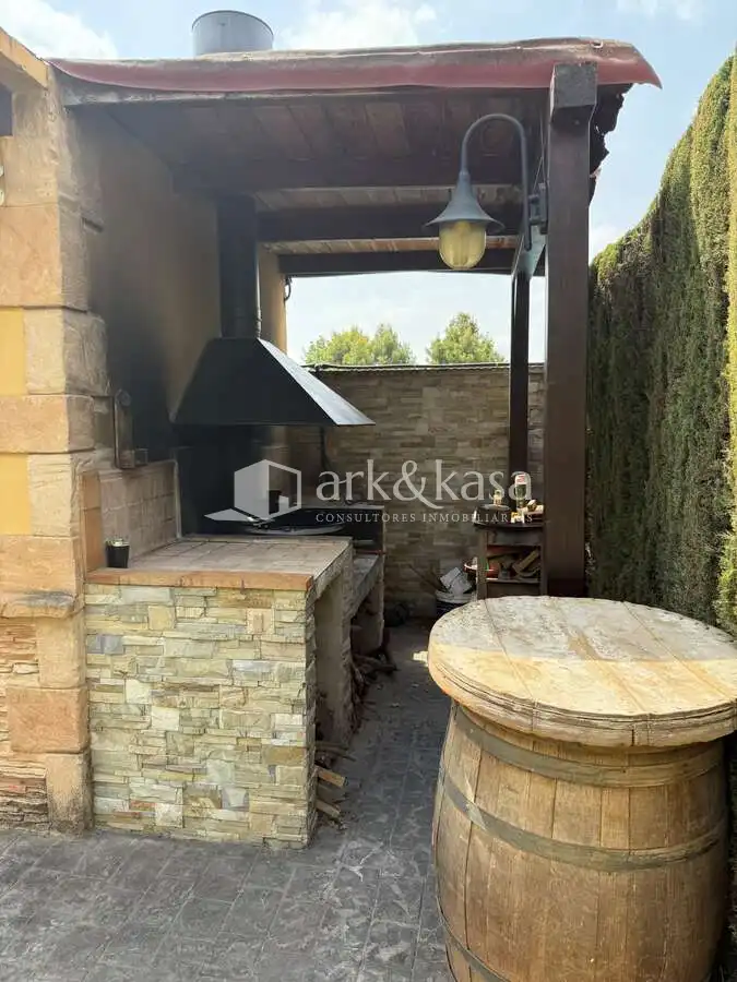 Chalet con piscina en venta en Urbanizaciones, imagen 6