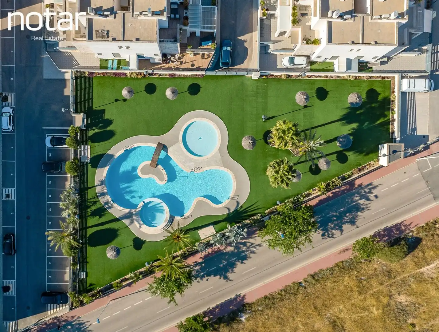 Piscina de Casa adosada en venda en Torrevieja amb Jardí privat, Terrassa i Piscina