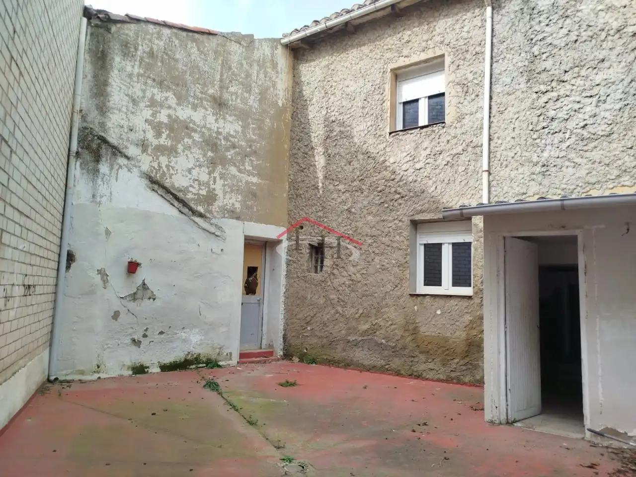 Vista exterior de Casa o chalet en venta en León Capital  con Calefacción y Terraza