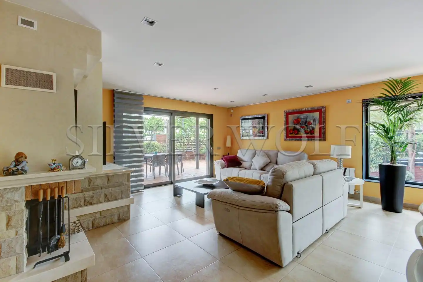 Sala d'estar de Casa o xalet en venda en Viladecans amb Aire condicionat, Calefacció i Jardí privat