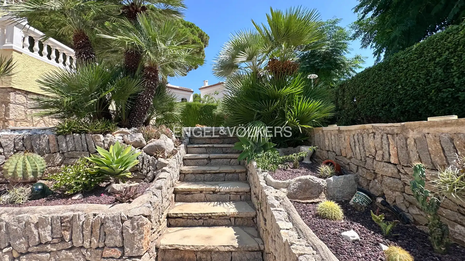 Vista exterior de Casa o chalet en venta en Mont-roig del Camp con Aire acondicionado, Calefacción y Jardín privado
