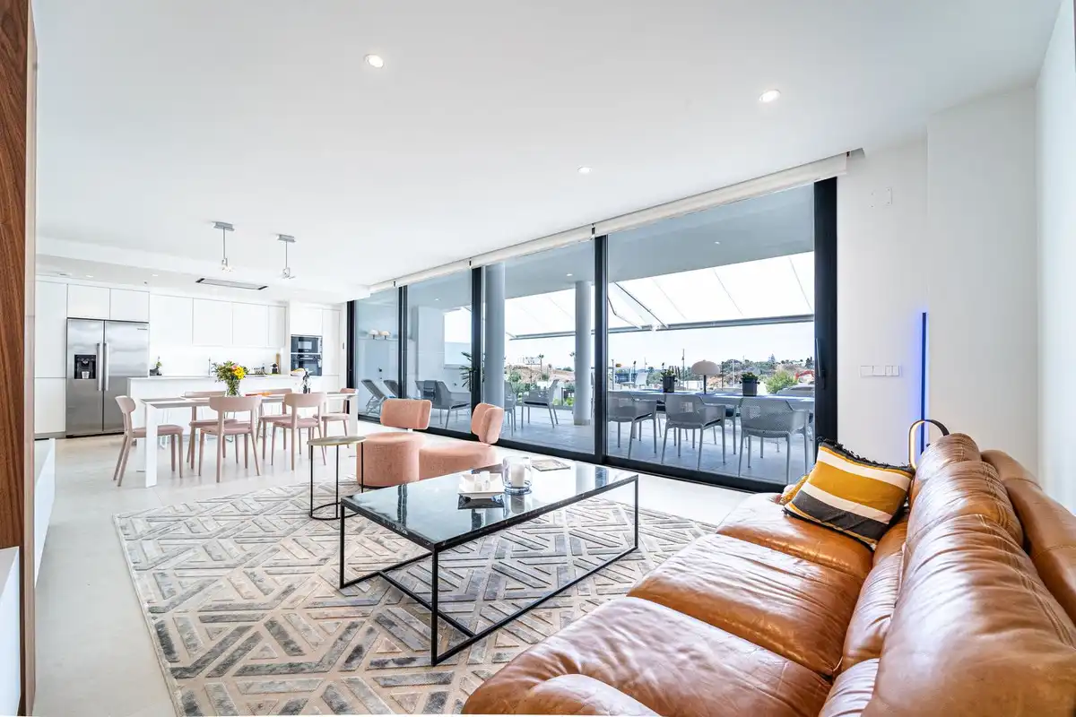 Sala de estar de Apartamento en venta en Fuengirola con Aire acondicionado, Trastero y Piscina comunitaria