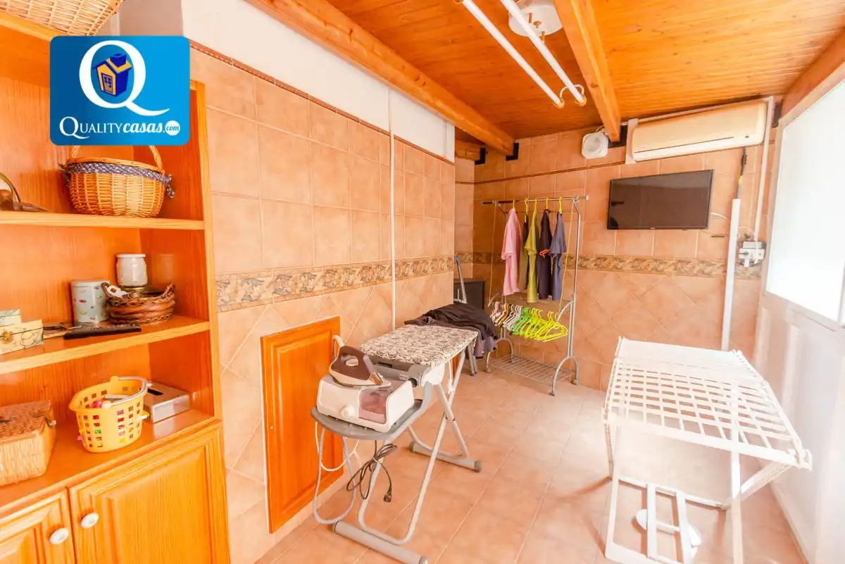 Cocina de Casa adosada en venta en Crevillent con Aire acondicionado, Terraza y Trastero