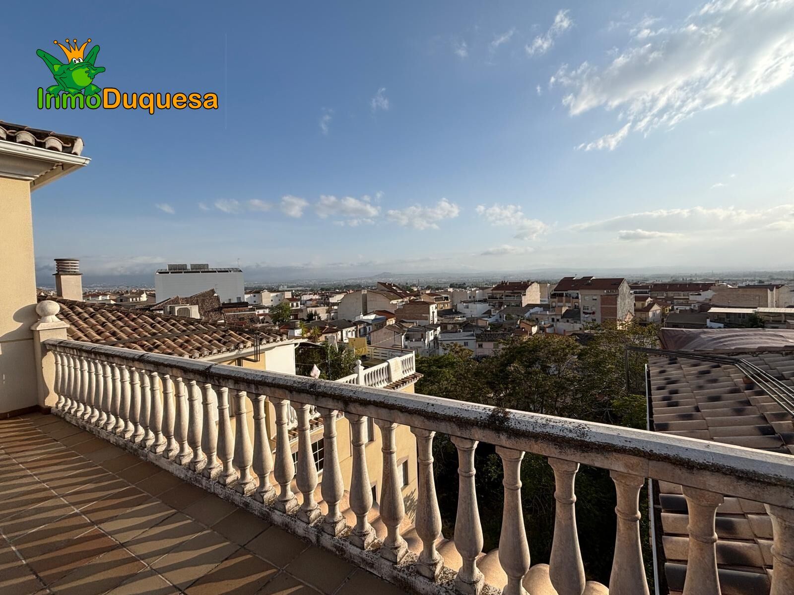 Vista exterior de Pis en venda en Maracena amb Calefacció, Terrassa i Balcó