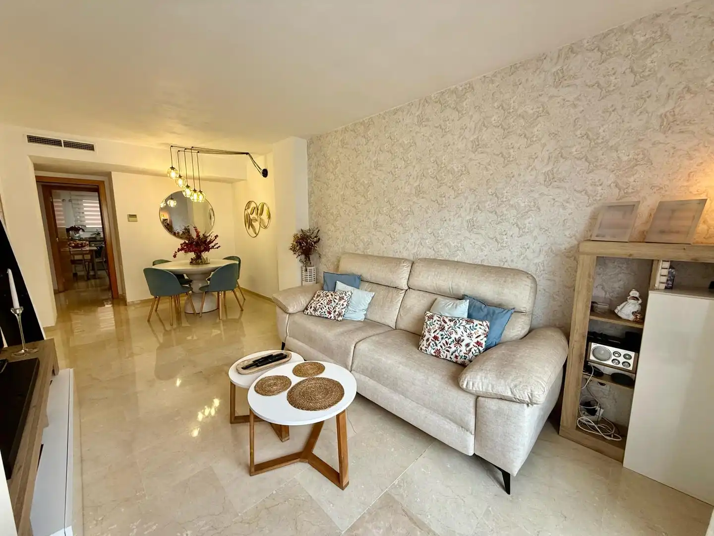 Sala de estar de Dúplex en venta en Cornellà de Llobregat con Balcón