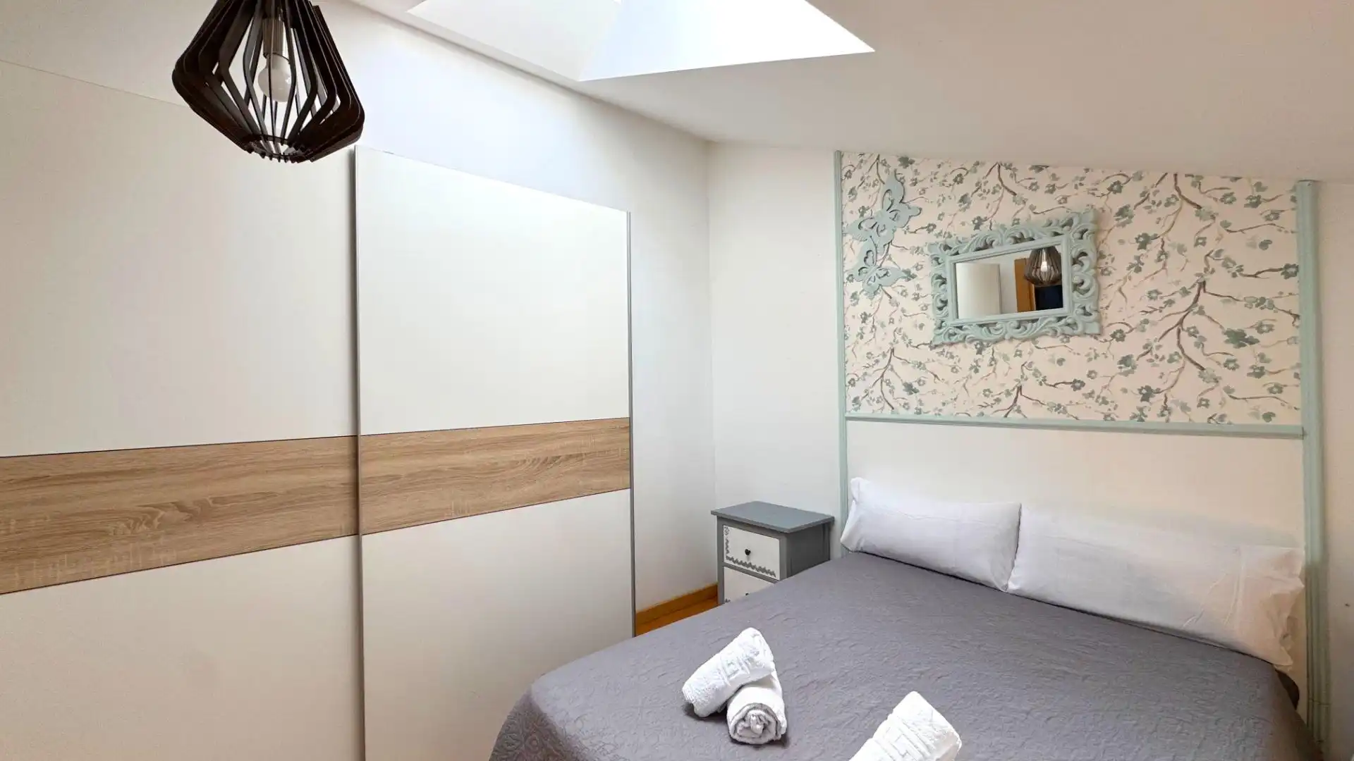 Habitación de Dúplex en venta en Cartes con Calefacción, Trastero y Amueblado