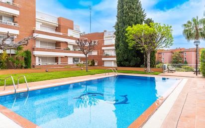 Swimming pool of Planta baja for sale in El Vendrell  with Air Conditioner, Heating and Private garden