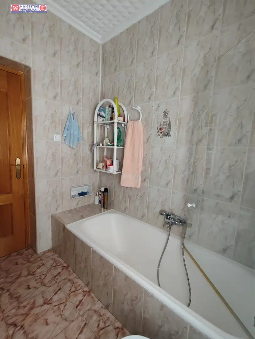 Baño de Casa o chalet en venta en Alcázar de San Juan con Aire acondicionado, Calefacción y Piscina