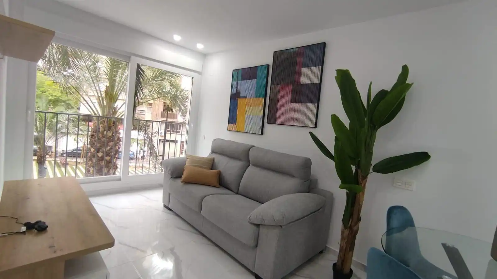 Sala d'estar de Apartament de lloguer en Alicante / Alacant amb Aire condicionat, Moblat i Piscina comunitària