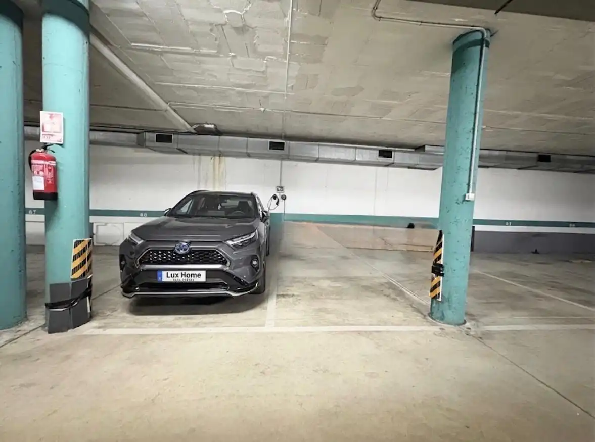 Parkplatz von Wohnung zum Verkauf in Santa Perpètua de Mogoda mit Klimaanlage, Heizung und Privatgarten