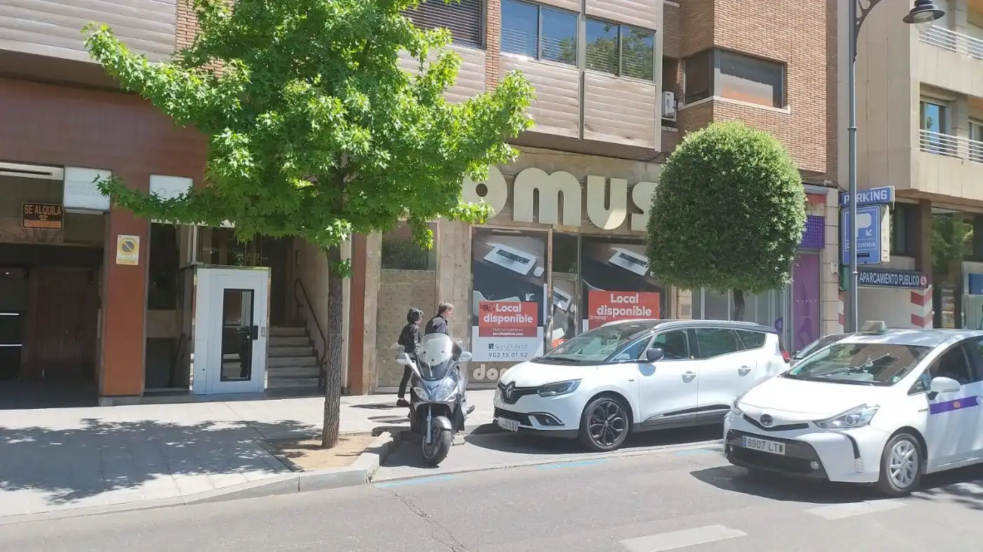 Local comercial de lloguer a Centro, imagen 2