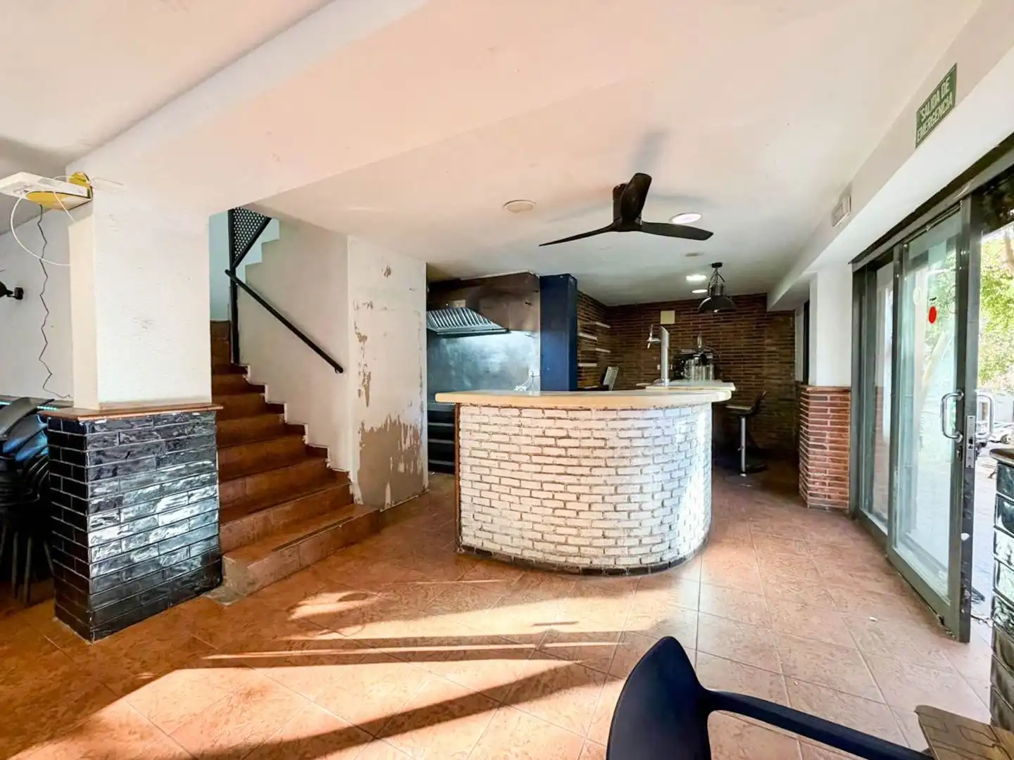 Commercial properties for sale in Barcelona  with Air Conditioner and Heating