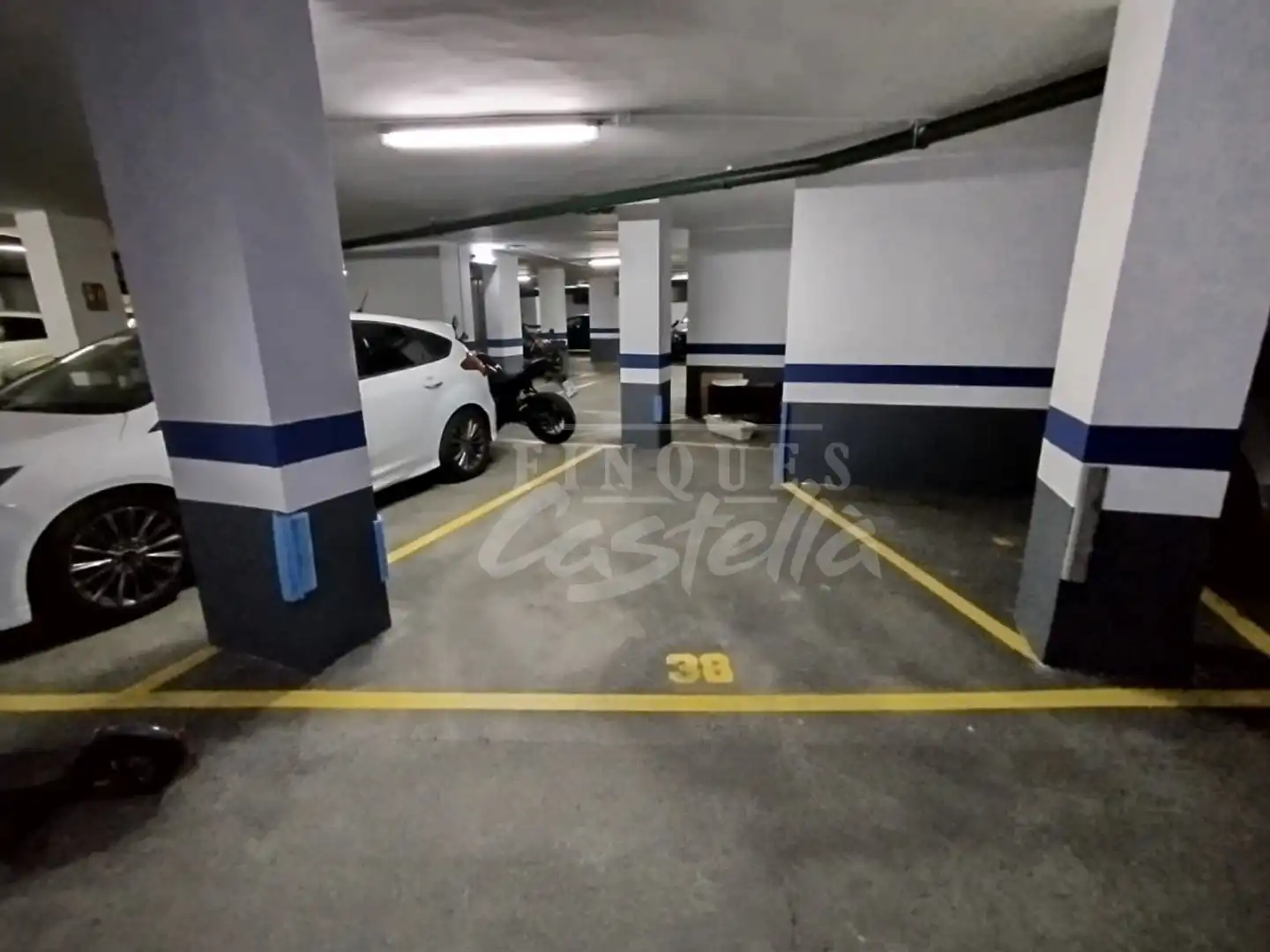 Parcheggio in vendita a Centre