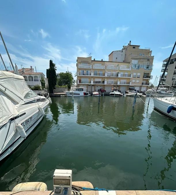 Vista exterior de Residencial en venda en Empuriabrava