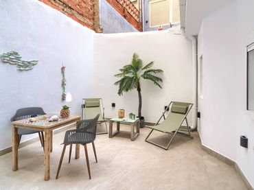 Flat for sale in Calle de Vivons