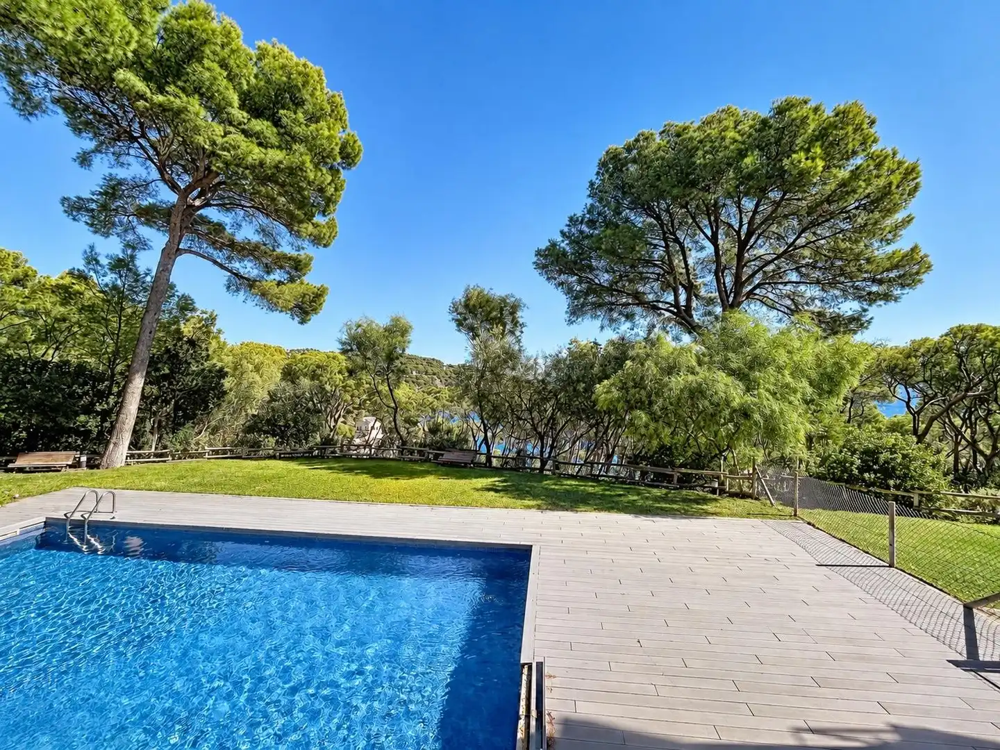 Piscina de Apartamento en venta en Palafrugell con Calefacción, Jardín privado y Amueblado